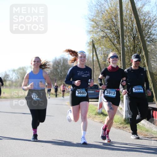06.04.2025 - 44. Internationalen Wilhelmsburger Insellauf Jannik Wohlers http://msf.ph/oto/7600217 06.04.2025 10:41:39 Laufen 3405, 994, 3084, 3685, 3913, 37 meine-sportfotos.de