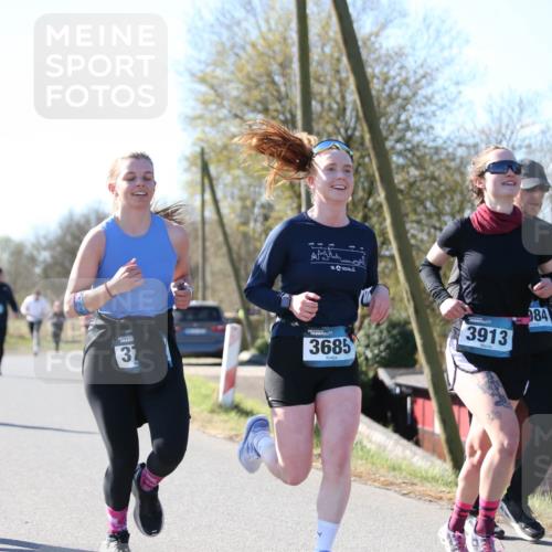 06.04.2025 - 44. Internationalen Wilhelmsburger Insellauf Jannik Wohlers http://msf.ph/oto/7600232 06.04.2025 10:41:40 Laufen 3405, 37, 3685, 3913, 984 meine-sportfotos.de