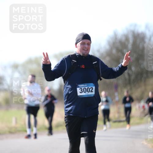06.04.2025 - 44. Internationalen Wilhelmsburger Insellauf Jannik Wohlers http://msf.ph/oto/7600275 06.04.2025 10:41:44 Laufen 3002 meine-sportfotos.de