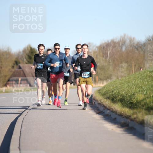06.04.2025 - 44. Internationalen Wilhelmsburger Insellauf Jannik Wohlers http://msf.ph/oto/7600311 06.04.2025 09:18:58 Laufen 4511, 35, 285, 3961, 35, 4439 meine-sportfotos.de