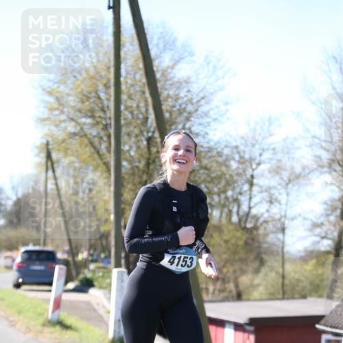 06.04.2025 - 44. Internationalen Wilhelmsburger Insellauf Jannik Wohlers http://msf.ph/oto/7600416 06.04.2025 10:42:03 Laufen 4153 meine-sportfotos.de