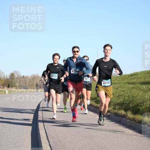 06.04.2025 - 44. Internationalen Wilhelmsburger Insellauf Jannik Wohlers http://msf.ph/oto/7600490 06.04.2025 09:19:03 Laufen 4511, 396, 428, 3566, 4439 meine-sportfotos.de