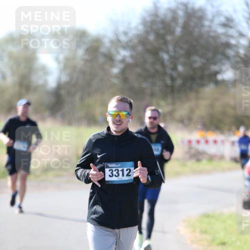 06.04.2025 - 44. Internationalen Wilhelmsburger Insellauf Jannik Wohlers http://msf.ph/oto/7600510 06.04.2025 10:42:31 Laufen 3312 meine-sportfotos.de