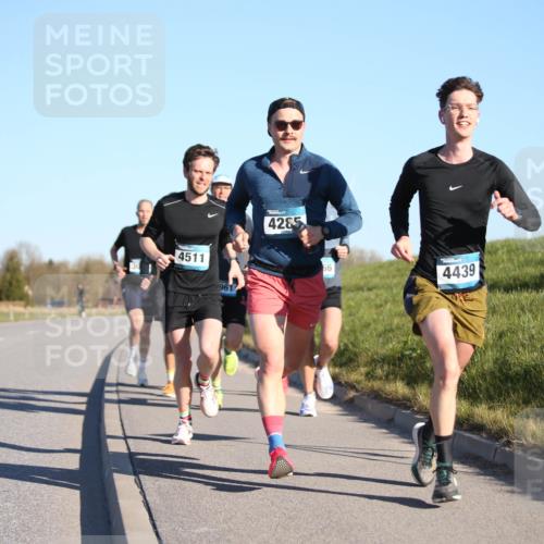 06.04.2025 - 44. Internationalen Wilhelmsburger Insellauf Jannik Wohlers http://msf.ph/oto/7600512 06.04.2025 09:19:04 Laufen 4285, 4511, 961, 66, 4439 meine-sportfotos.de