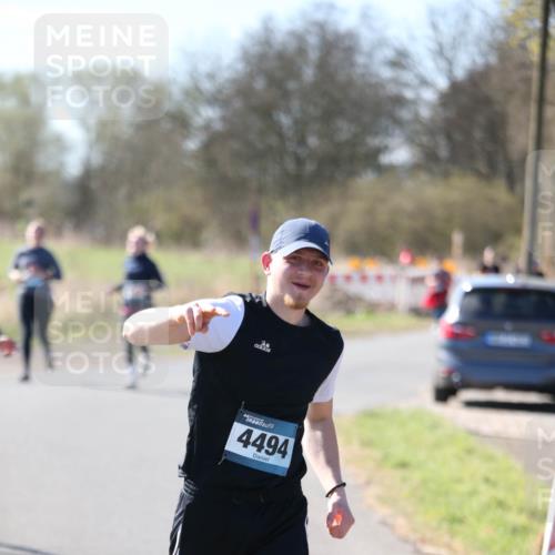 06.04.2025 - 44. Internationalen Wilhelmsburger Insellauf Jannik Wohlers http://msf.ph/oto/7600921 06.04.2025 10:43:20 Laufen 24, 4494 meine-sportfotos.de