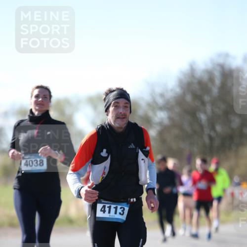 06.04.2025 - 44. Internationalen Wilhelmsburger Insellauf Jannik Wohlers http://msf.ph/oto/7601173 06.04.2025 10:44:01 Laufen 4038, 4113 meine-sportfotos.de