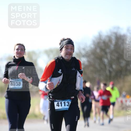 06.04.2025 - 44. Internationalen Wilhelmsburger Insellauf Jannik Wohlers http://msf.ph/oto/7601175 06.04.2025 10:44:01 Laufen 4038, 4113 meine-sportfotos.de