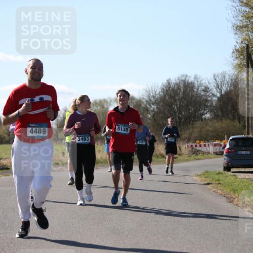 06.04.2025 - 44. Internationalen Wilhelmsburger Insellauf Jannik Wohlers http://msf.ph/oto/7601229 06.04.2025 10:44:12 Laufen 4489, 3493, 5135, 4491, 3287, 31, 4323 meine-sportfotos.de