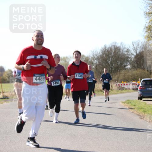 06.04.2025 - 44. Internationalen Wilhelmsburger Insellauf Jannik Wohlers http://msf.ph/oto/7601239 06.04.2025 10:44:12 Laufen 451, 4489, 3493, 5135, 4491, 4323 meine-sportfotos.de