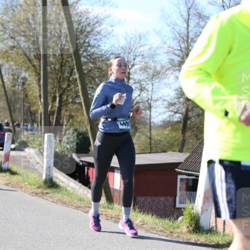 06.04.2025 - 44. Internationalen Wilhelmsburger Insellauf Jannik Wohlers http://msf.ph/oto/7601297 06.04.2025 10:44:18 Laufen 449 meine-sportfotos.de