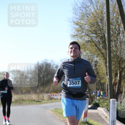 06.04.2025 - 44. Internationalen Wilhelmsburger Insellauf Jannik Wohlers http://msf.ph/oto/7601315 06.04.2025 10:44:21 Laufen 3507 meine-sportfotos.de