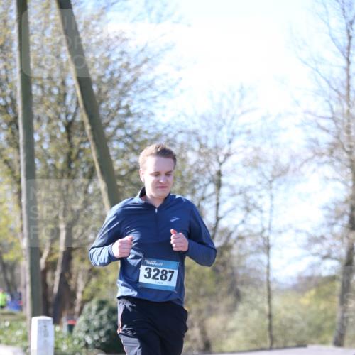 06.04.2025 - 44. Internationalen Wilhelmsburger Insellauf Jannik Wohlers http://msf.ph/oto/7601358 06.04.2025 10:44:23 Laufen 3287 meine-sportfotos.de