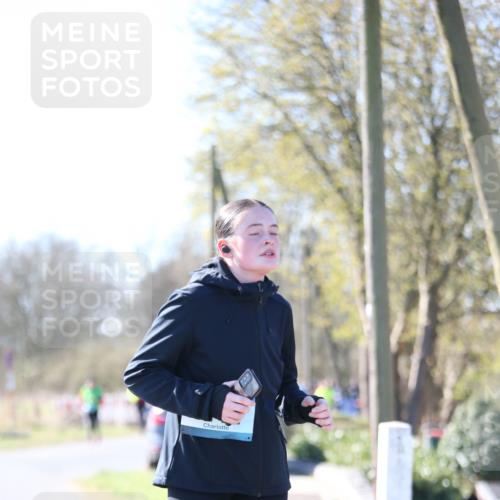 06.04.2025 - 44. Internationalen Wilhelmsburger Insellauf Jannik Wohlers http://msf.ph/oto/7601364 06.04.2025 10:44:24 Laufen  meine-sportfotos.de