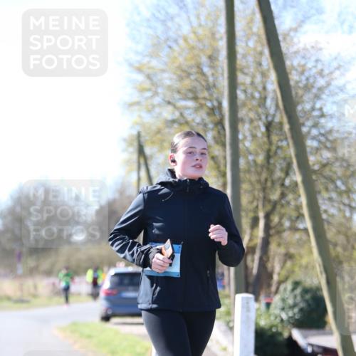 06.04.2025 - 44. Internationalen Wilhelmsburger Insellauf Jannik Wohlers http://msf.ph/oto/7601371 06.04.2025 10:44:25 Laufen  meine-sportfotos.de