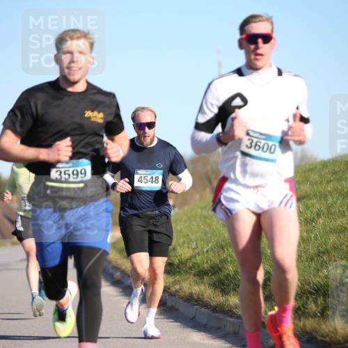 06.04.2025 - 44. Internationalen Wilhelmsburger Insellauf Jannik Wohlers http://msf.ph/oto/7601425 06.04.2025 09:19:42 Laufen 3599, 4548, 3600 meine-sportfotos.de