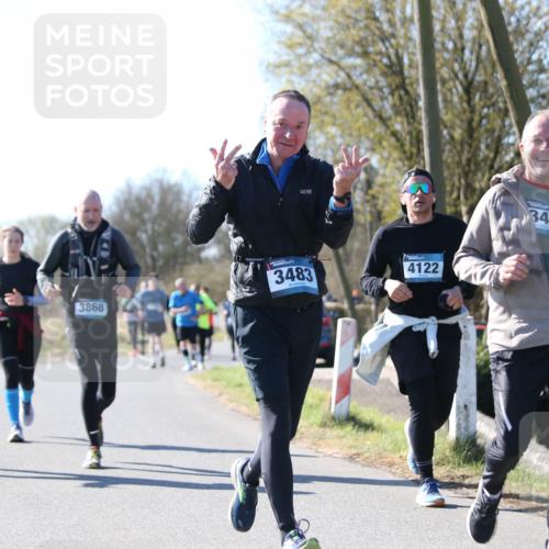 06.04.2025 - 44. Internationalen Wilhelmsburger Insellauf Jannik Wohlers http://msf.ph/oto/7601431 06.04.2025 10:44:47 Laufen 5106, 3868, 3483, 4122, 3482 meine-sportfotos.de