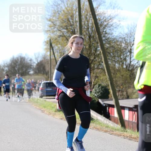 06.04.2025 - 44. Internationalen Wilhelmsburger Insellauf Jannik Wohlers http://msf.ph/oto/7601514 06.04.2025 10:44:50 Laufen  meine-sportfotos.de
