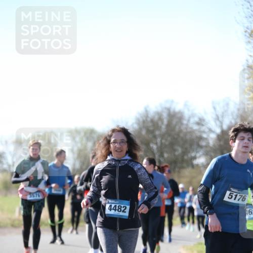 06.04.2025 - 44. Internationalen Wilhelmsburger Insellauf Jannik Wohlers http://msf.ph/oto/7601531 06.04.2025 10:44:57 Laufen 357, 4482, 5176, 462 meine-sportfotos.de