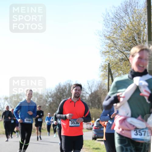 06.04.2025 - 44. Internationalen Wilhelmsburger Insellauf Jannik Wohlers http://msf.ph/oto/7601561 06.04.2025 10:45:02 Laufen 3666, 3530, 3571 meine-sportfotos.de