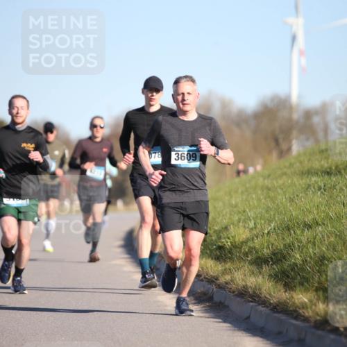 06.04.2025 - 44. Internationalen Wilhelmsburger Insellauf Jannik Wohlers http://msf.ph/oto/7603206 06.04.2025 09:20:53 Laufen 4216, 078, 3609 meine-sportfotos.de
