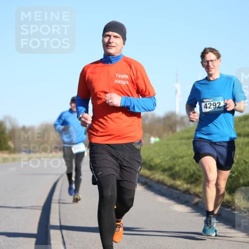 06.04.2025 - 44. Internationalen Wilhelmsburger Insellauf Jannik Wohlers http://msf.ph/oto/7604296 06.04.2025 09:21:44 Laufen 4292 meine-sportfotos.de