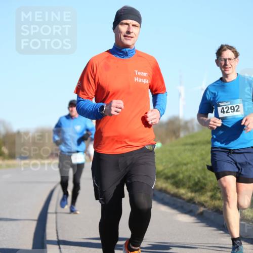 06.04.2025 - 44. Internationalen Wilhelmsburger Insellauf Jannik Wohlers http://msf.ph/oto/7604305 06.04.2025 09:21:44 Laufen 4292 meine-sportfotos.de
