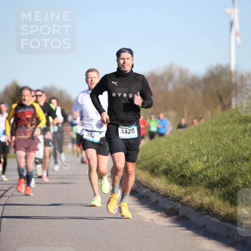 06.04.2025 - 44. Internationalen Wilhelmsburger Insellauf Jannik Wohlers http://msf.ph/oto/7609192 06.04.2025 09:23:08 Laufen 3820, 4428 meine-sportfotos.de