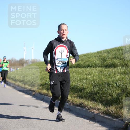 06.04.2025 - 44. Internationalen Wilhelmsburger Insellauf Jannik Wohlers http://msf.ph/oto/7609364 06.04.2025 09:23:27 Laufen 3, 3792 meine-sportfotos.de