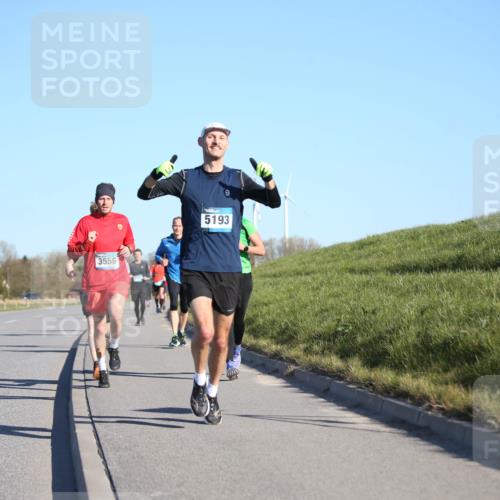 06.04.2025 - 44. Internationalen Wilhelmsburger Insellauf Jannik Wohlers http://msf.ph/oto/7609401 06.04.2025 09:23:29 Laufen 3556, 5193 meine-sportfotos.de