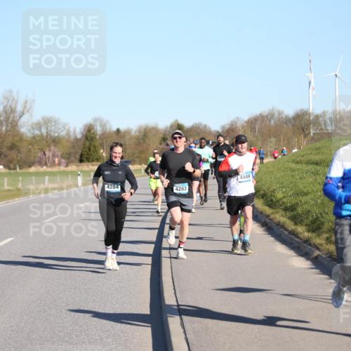 06.04.2025 - 44. Internationalen Wilhelmsburger Insellauf Jannik Wohlers http://msf.ph/oto/7610911 06.04.2025 09:26:38 Laufen 4449, 4284, 4283, 5095 meine-sportfotos.de