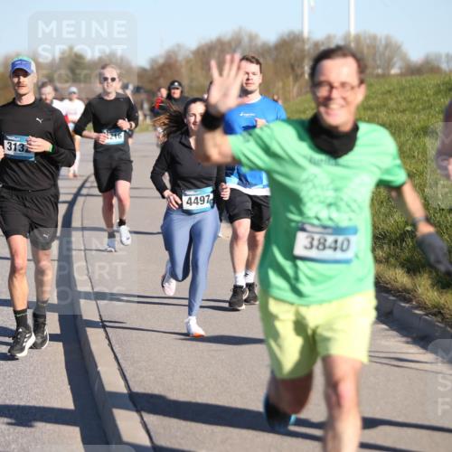 06.04.2025 - 44. Internationalen Wilhelmsburger Insellauf Jannik Wohlers http://msf.ph/oto/7611058 06.04.2025 09:26:47 Laufen 3132, 216, 4497, 3840, 3760 meine-sportfotos.de
