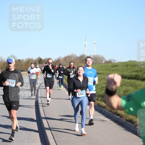 06.04.2025 - 44. Internationalen Wilhelmsburger Insellauf Jannik Wohlers http://msf.ph/oto/7611072 06.04.2025 09:26:48 Laufen 132, 4556, 4216, 4497, 029 meine-sportfotos.de