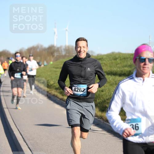 06.04.2025 - 44. Internationalen Wilhelmsburger Insellauf Jannik Wohlers http://msf.ph/oto/7611490 06.04.2025 09:27:23 Laufen 4262, 36 meine-sportfotos.de