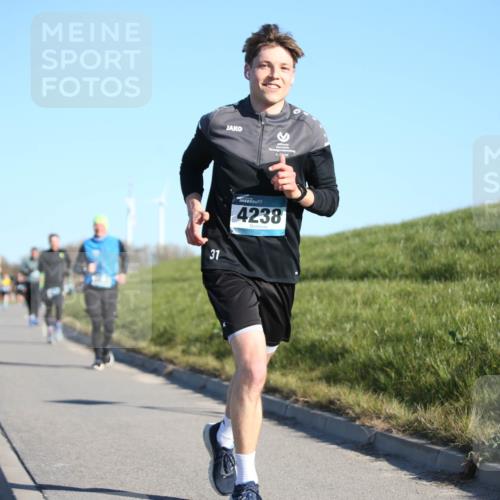 06.04.2025 - 44. Internationalen Wilhelmsburger Insellauf Jannik Wohlers http://msf.ph/oto/7611749 06.04.2025 09:27:45 Laufen 31, 4238 meine-sportfotos.de