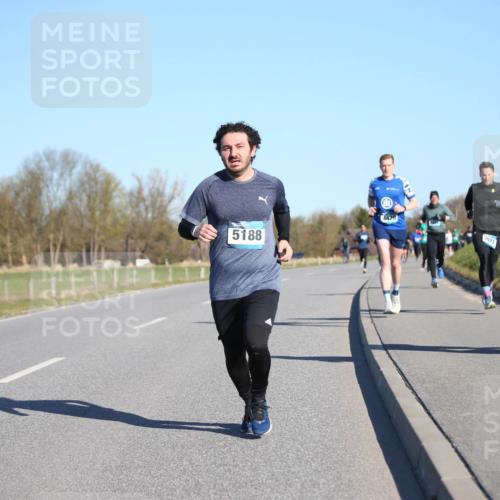 06.04.2025 - 44. Internationalen Wilhelmsburger Insellauf Jannik Wohlers http://msf.ph/oto/7611770 06.04.2025 09:27:47 Laufen 5188, 4470, 3921, 4438 meine-sportfotos.de