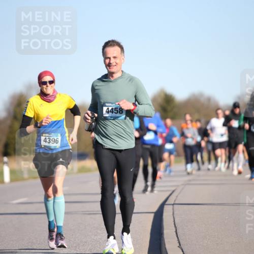 06.04.2025 - 44. Internationalen Wilhelmsburger Insellauf Jannik Wohlers http://msf.ph/oto/7611938 06.04.2025 09:28:00 Laufen 4396, 4458, 4067 meine-sportfotos.de