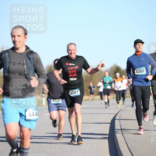 06.04.2025 - 44. Internationalen Wilhelmsburger Insellauf Jannik Wohlers http://msf.ph/oto/7612544 06.04.2025 09:28:47 Laufen 444, 4365, 4287, 301, 4302 meine-sportfotos.de