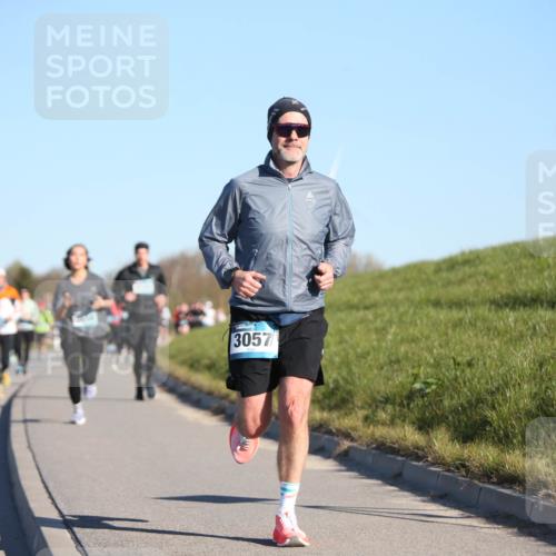 06.04.2025 - 44. Internationalen Wilhelmsburger Insellauf Jannik Wohlers http://msf.ph/oto/7612613 06.04.2025 09:28:52 Laufen 3057 meine-sportfotos.de
