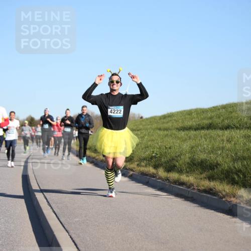 06.04.2025 - 44. Internationalen Wilhelmsburger Insellauf Jannik Wohlers http://msf.ph/oto/7612753 06.04.2025 09:29:00 Laufen 3958, 4497, 4222 meine-sportfotos.de