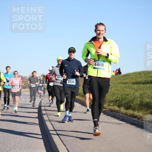06.04.2025 - 44. Internationalen Wilhelmsburger Insellauf Jannik Wohlers http://msf.ph/oto/7612907 06.04.2025 09:29:09 Laufen 3030, 3592, 3031, 3478, 3744, 4469 meine-sportfotos.de