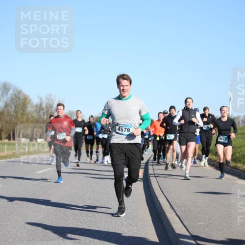 06.04.2025 - 44. Internationalen Wilhelmsburger Insellauf Jannik Wohlers http://msf.ph/oto/7613000 06.04.2025 09:29:15 Laufen 3139, 11241, 4579, 4502, 4614 meine-sportfotos.de