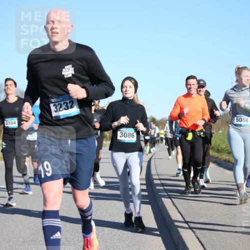 06.04.2025 - 44. Internationalen Wilhelmsburger Insellauf Jannik Wohlers http://msf.ph/oto/7613080 06.04.2025 09:29:20 Laufen 4186, 3104, 4337, 19, 3232, 3086, 5088, 484, 4502 meine-sportfotos.de