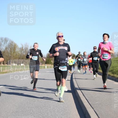 06.04.2025 - 44. Internationalen Wilhelmsburger Insellauf Jannik Wohlers http://msf.ph/oto/7613206 06.04.2025 09:29:30 Laufen 4581, 3978, 4441, 3924, 3544, 3123 meine-sportfotos.de