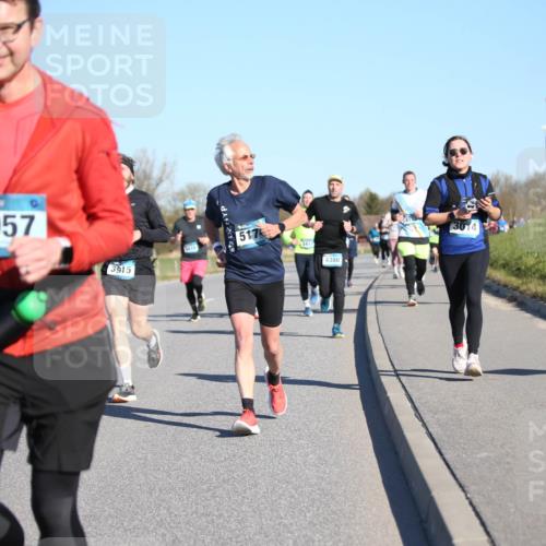06.04.2025 - 44. Internationalen Wilhelmsburger Insellauf Jannik Wohlers http://msf.ph/oto/7613496 06.04.2025 09:29:55 Laufen 3957, 3915, 3418, 517, 3417, 4380, 3014 meine-sportfotos.de