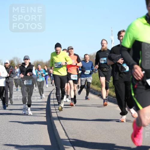 06.04.2025 - 44. Internationalen Wilhelmsburger Insellauf Jannik Wohlers http://msf.ph/oto/7613693 06.04.2025 09:30:07 Laufen 35, 3736, 3751, 4000, 4269, 4499, 3866, 4095, 3407, 42 meine-sportfotos.de