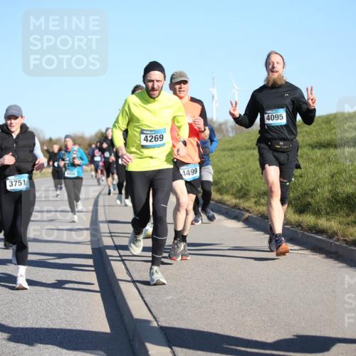 06.04.2025 - 44. Internationalen Wilhelmsburger Insellauf Jannik Wohlers http://msf.ph/oto/7613731 06.04.2025 09:30:09 Laufen 3736, 3751, 4000, 4269, 4499, 4095 meine-sportfotos.de