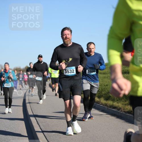 06.04.2025 - 44. Internationalen Wilhelmsburger Insellauf Jannik Wohlers http://msf.ph/oto/7613753 06.04.2025 09:30:11 Laufen 4000, 3017, 1660, 3532, 3866, 426 meine-sportfotos.de