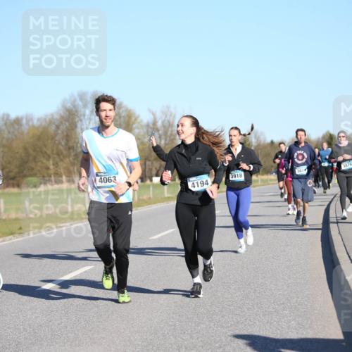 06.04.2025 - 44. Internationalen Wilhelmsburger Insellauf Jannik Wohlers http://msf.ph/oto/7613812 06.04.2025 09:30:17 Laufen 3021, 4063, 4194, 3918, 3874, 3876, 4480 meine-sportfotos.de