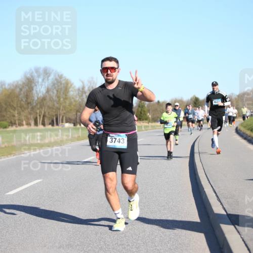 06.04.2025 - 44. Internationalen Wilhelmsburger Insellauf Jannik Wohlers http://msf.ph/oto/7614132 06.04.2025 09:30:45 Laufen 3743, 3844, 4607 meine-sportfotos.de