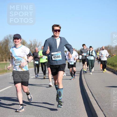 06.04.2025 - 44. Internationalen Wilhelmsburger Insellauf Jannik Wohlers http://msf.ph/oto/7614302 06.04.2025 09:30:58 Laufen 4565, 3756, 4566, 4566, 3892, 279, 172, 3024 meine-sportfotos.de
